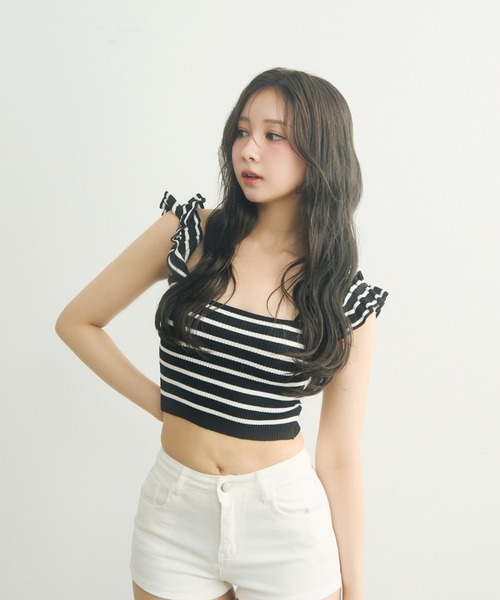 TITTY&CO.（ティティーアンドコー）の「フリル付きニットキャミソール（キャミソール・レディース・ブラック×ホワイト/ベージュ/ホワイト×ブラック/ブラック・FREE）」の19枚目の写真