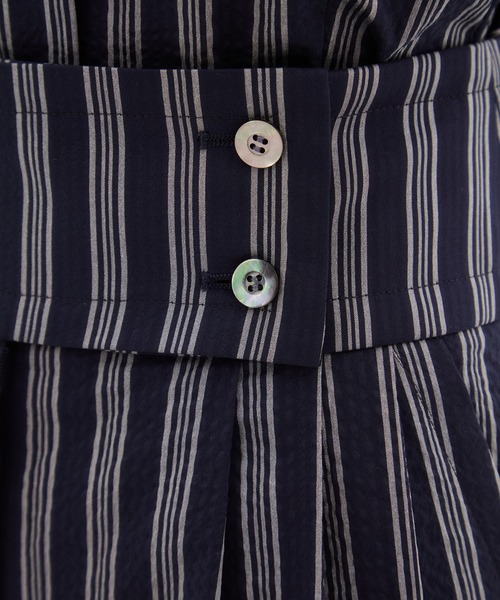 STUDIOUS（ステュディオス）の「【STUDIOUS/ステュディオス】Seersucker Flare Pants/シーサッカーフレアパンツ（その他パンツ・レディース・ブラック/ホワイト/ストライプ・1/2）」の13枚目の写真