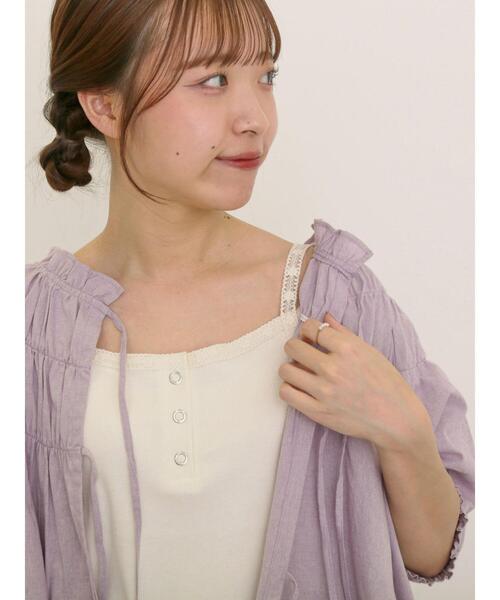 Samansa Mos2（サマンサ モスモス）の「裾レイヤード風レースキャミ（キャミソール・レディース・チャコールグレー/ブルー/キナリ/カーキ・F）」の5枚目の写真