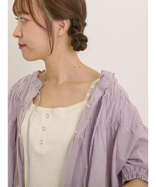 Samansa Mos2（サマンサ モスモス）の「裾レイヤード風レースキャミ（キャミソール・レディース・チャコールグレー/ブルー/キナリ/カーキ・F）」の7枚目の写真