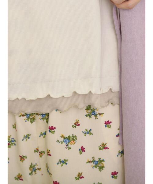 Samansa Mos2（サマンサ モスモス）の「裾レイヤード風レースキャミ（キャミソール・レディース・チャコールグレー/ブルー/キナリ/カーキ・F）」の8枚目の写真