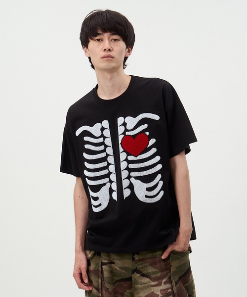 DISCOVERED(ディスカバード)の「I LOVE&HATE SEQUINS DAMAGE TEE(Tシャツ/カットソー・メンズ・ホワイト/ブラック・3/1)」の6枚目の写真