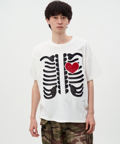 DISCOVERED(ディスカバード)の「I LOVE&HATE SEQUINS DAMAGE TEE(Tシャツ/カットソー・メンズ・ホワイト/ブラック・3/1)」の8枚目の写真