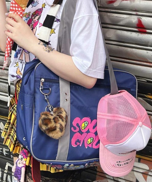 SOUL PUSSSY CAT』キーホルダー付きスクールバッグ（ショルダー