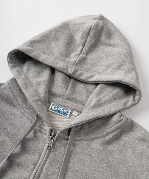 DISCUS（ディスカス）の「【71】【DISCUS/ディスカス】USAコットンブレンド  オーバルワッペンワンポイント刺繍＆ピスネームタグデザイン 裏毛ジップパーカー（パーカー・メンズ・ネイビー/ブラック/グレー/アッシュグレー・M/L/XL）」の7枚目の写真