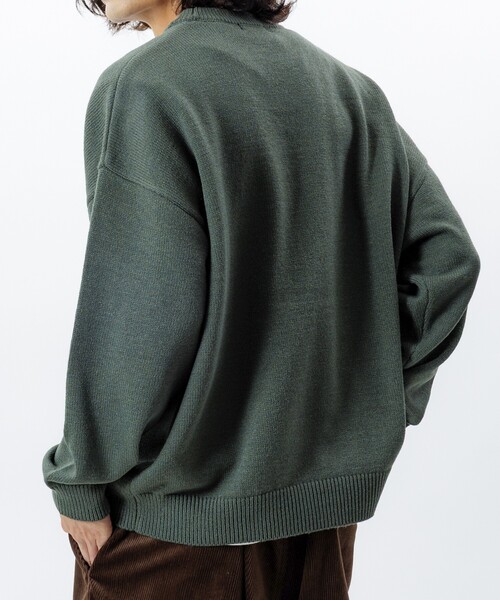 FREAK'S STORE（フリークスストア）の「限定展開 Relax Fit リラックスフィット イージーケア ウォッシャブル クルーネックニット（ニット/セーター・メンズ・ブラック/グレー/チャコールグレー/オリーブ/ネイビー/バーガンディー/ブラウン・SMALL/LARGE/MEDIUM）」の8枚目の写真