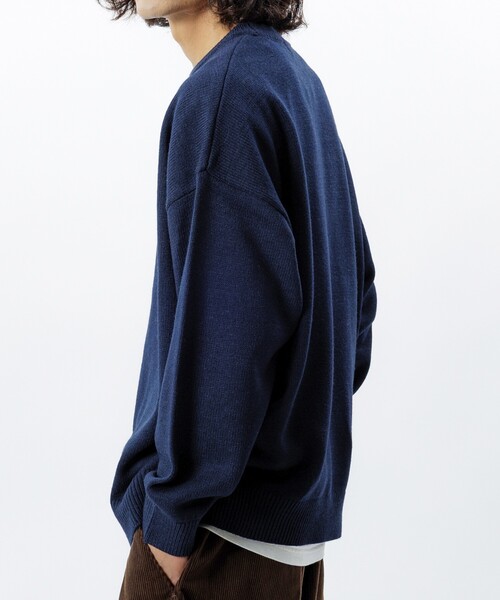 FREAK'S STORE（フリークスストア）の「限定展開 Relax Fit リラックスフィット イージーケア ウォッシャブル クルーネックニット（ニット/セーター・メンズ・ブラック/グレー/チャコールグレー/オリーブ/ネイビー/バーガンディー/ブラウン・SMALL/LARGE/MEDIUM）」の12枚目の写真