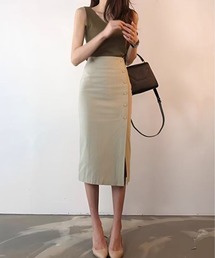 AsheKsha（アシクシャ）の「バイカラーボタンデザインタイトスカート／スリット入りミディ丈（スカート）」