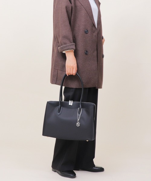 Bermosa(ベルモサ)の「2WAY 3層式 スクエアトートバッグ (大) A4サイズ収納可(トートバッグ・レディース・ブラック/グレー/ブラウン/ベージュ/オレンジ・FREE)」の13枚目の写真