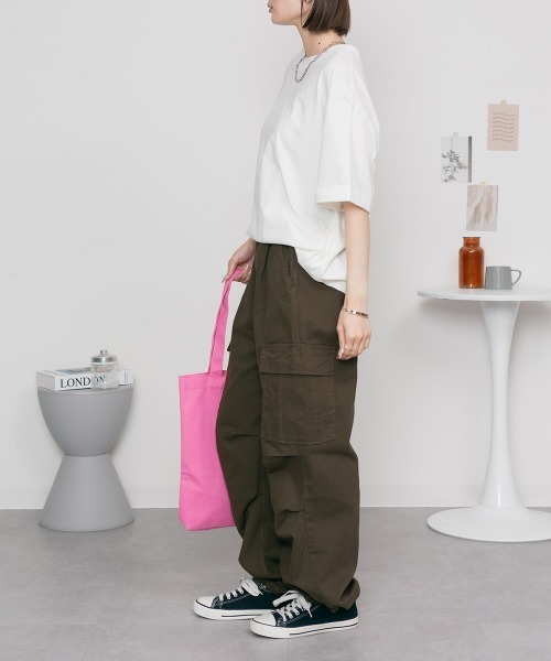 RCD(アールシーディー)の「ロールアップハーフスリーブカットソー(Tシャツ/カットソー・レディース・カーキ/ブラック/杢グレー/オフホワイト・4L~5L/LL~3L/M-L)」の18枚目の写真