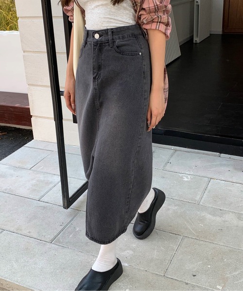 AMAJI(アマジ)の「フロントスリットデニムロングスカート(スカート・レディース・ブラック/ブルー/ライトブルー・SMALL/MEDIUM/LARGE)」の2枚目の写真