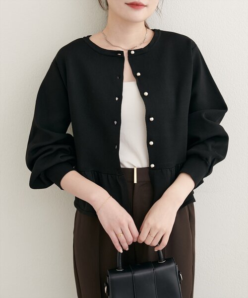 natural couture(ナチュラルクチュール)の「【WEB限定】裾フリルペプラムカーデ(カーディガン/ボレロ・レディース・ボルドー/グレイッシュベージュ/ブラック/オフホワイト/ブルー・FREE)」の12枚目の写真