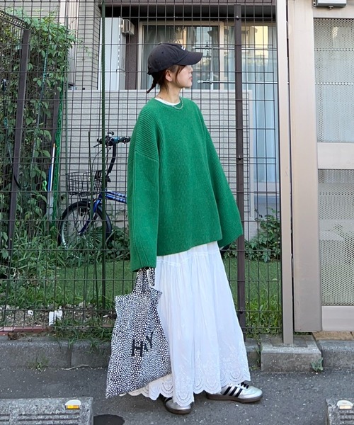 notch.（ノッチ）の「【 notch. by KR 】カーブスリーブオーバーサイズニット（ニット/セーター・レディース・ブラウン/ブラック/ネイビー/グリーン・M）」の5枚目の写真