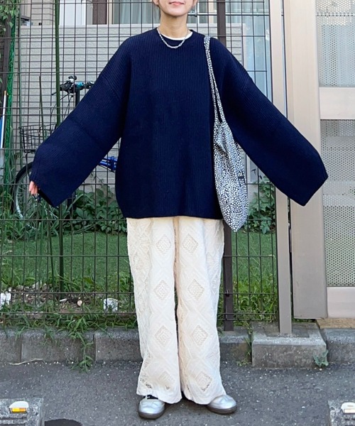 notch.（ノッチ）の「【 notch. by KR 】カーブスリーブオーバーサイズニット（ニット/セーター・レディース・ブラウン/ブラック/ネイビー/グリーン・M）」の13枚目の写真