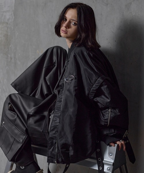 ERAR(エラー)の「【ERAR】ジップアーム2wayハイギミックキルティング中綿MA-1ブルゾン(MA-1・メンズ・ブラック/ワイン・S/M/L/XL)」の6枚目の写真