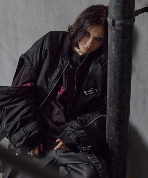 ERAR(エラー)の「【ERAR】ジップアーム2wayハイギミックキルティング中綿MA-1ブルゾン(MA-1・メンズ・ブラック/ワイン・S/M/L/XL)」の8枚目の写真