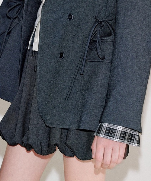 Fano Studios（ファノ ストゥディオズ）の「リボンデザイン テーラードジャケット FQ25W103【Fano Studios】【202AW】（テーラードジャケット・レディース・チャコール・M/S）」の6枚目の写真