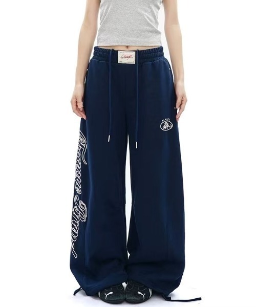 AsRiRe（アスリレイ）の「25aw　サイドししゅうロゴスウェットパンツ（スウェットパンツ・レディース・ライトグレー/ネイビー・M）」の8枚目の写真