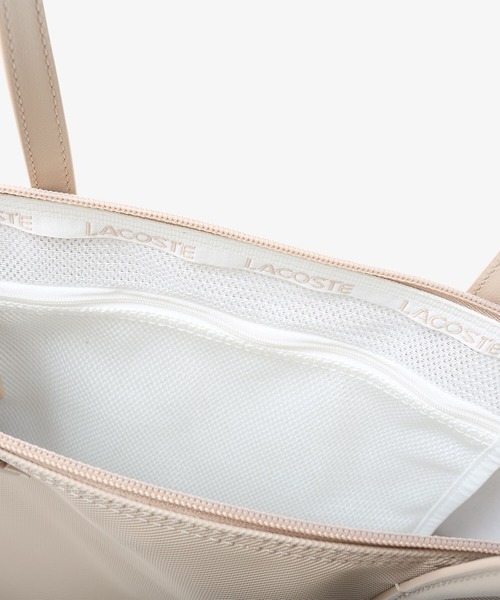LACOSTE（ラコステ）の「L.12.12 プチピケ ラージ トートバッグ（トートバッグ・レディース・ベージュ/ダークネイビー/バーガンディー/ピンク/レッド/ブラック/パープル/ダークグリーン/アイボリー/ライトブルー/オレンジ/ホワイト/ナチュラル・FREE）」の15枚目の写真
