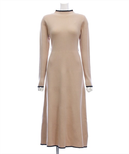 CLEAR BASIC（クリアベーシック）の「配色リボンフレアロングニットワンピース[大人 フェミニン 上品]≪AW新作≫（ワンピース・レディース・ベージュ/ブラック・F）」の9枚目の写真