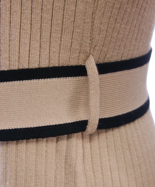 CLEAR BASIC（クリアベーシック）の「配色リボンフレアロングニットワンピース[大人 フェミニン 上品]≪AW新作≫（ワンピース・レディース・ベージュ/ブラック・F）」の13枚目の写真