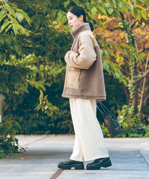 LAKOLE(ラコレ)の「異素材スタンドボアブルゾン / 496626(ブルゾン・レディース・アイボリー/ブラック/ベージュ・FREE)」の7枚目の写真