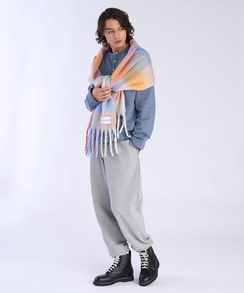 To b. by agnes b.(トゥービーバイアニエスベー)の「ブロックチェック マフラー(マフラー・レディース・ピンク・FREE)」の3枚目の写真