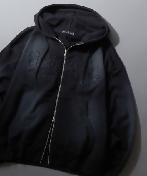Mark Gonzales（マーク・ゴンザレス）の「MARK GONZALES ARTWORK COLLECTION/マークゴンザレス 別注 グランジ ヴィンテージライク オーバーサイズ ダブルジップ 裏毛 フルジップパーカー フーディー パーカー スウェット レディース メンズ（パーカー・メンズ・チャコール/ホワイト/ブラック・M/L/XL）」の3枚目の写真