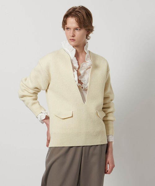 LOEFF(ロエフ)の「<LOEFF>スリットネック ニット プルオーバー(ニット/セーター・レディース・オフホワイト/ネイビー・FREE)」の1枚目の写真