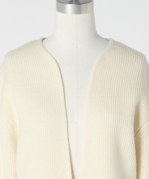 LOEFF(ロエフ)の「<LOEFF>スリットネック ニット プルオーバー(ニット/セーター・レディース・オフホワイト/ネイビー・FREE)」の20枚目の写真