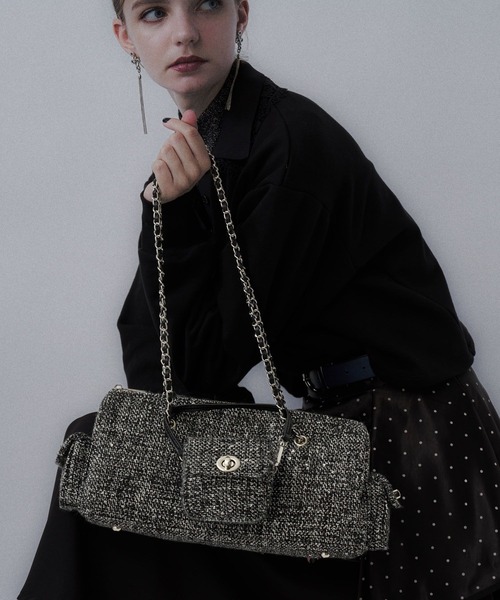 HARE（ハレ）の「ツイードチャームツキバッグ(HARE)（ハンドバッグ・レディース・グレー/ブラック・FREE）」の4枚目の写真