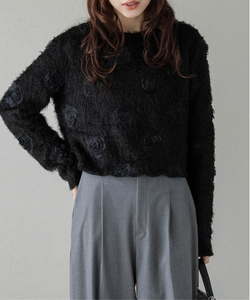 AMELY(エミリー)の「フラワーモチーフフェザーニット(ニット/セーター・レディース・アイボリー/ブラック・フリー)」の4枚目の写真