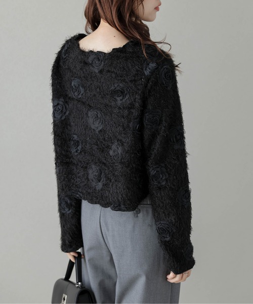 AMELY(エミリー)の「フラワーモチーフフェザーニット(ニット/セーター・レディース・アイボリー/ブラック・フリー)」の6枚目の写真