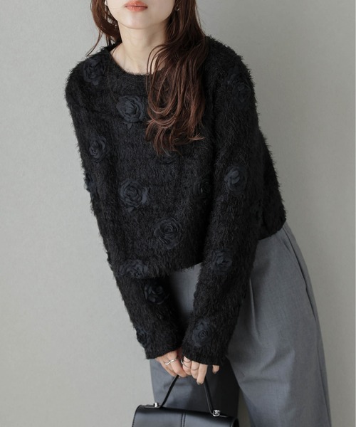 AMELY(エミリー)の「フラワーモチーフフェザーニット(ニット/セーター・レディース・アイボリー/ブラック・フリー)」の7枚目の写真