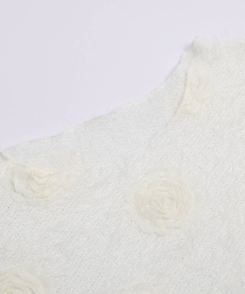 AMELY(エミリー)の「フラワーモチーフフェザーニット(ニット/セーター・レディース・アイボリー/ブラック・フリー)」の19枚目の写真