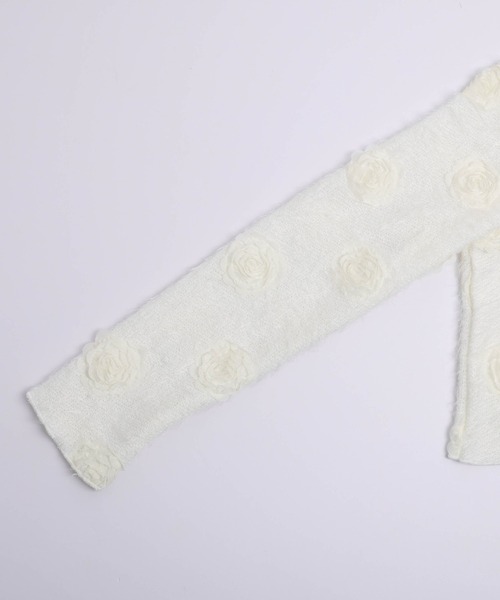 AMELY(エミリー)の「フラワーモチーフフェザーニット(ニット/セーター・レディース・アイボリー/ブラック・フリー)」の17枚目の写真