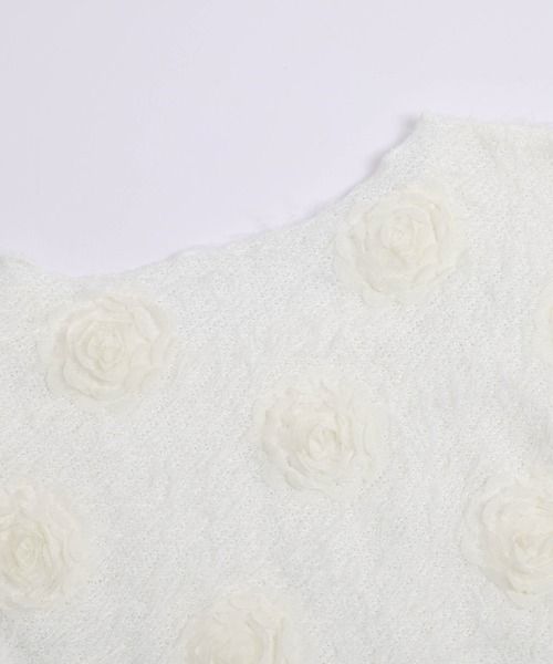 AMELY(エミリー)の「フラワーモチーフフェザーニット(ニット/セーター・レディース・アイボリー/ブラック・フリー)」の12枚目の写真