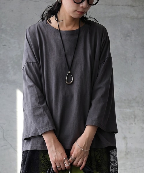 antiqua(アンティカ)の「綿100 クルーネック ロンT(Tシャツ/カットソー・レディース・オフホワイト/チャコールグレー/ブラック・ONESIZE)」の11枚目の写真