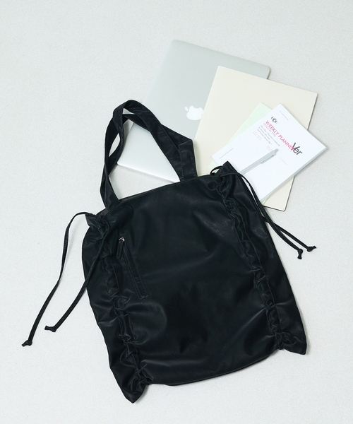 soeur（スール）の「SOEUR/シャーリングトート/うちわもすっぽり/推し活にもおすすめ/A4サイズ（トートバッグ・レディース・ベージュ/その他1/ブラック・フリー）」の10枚目の写真