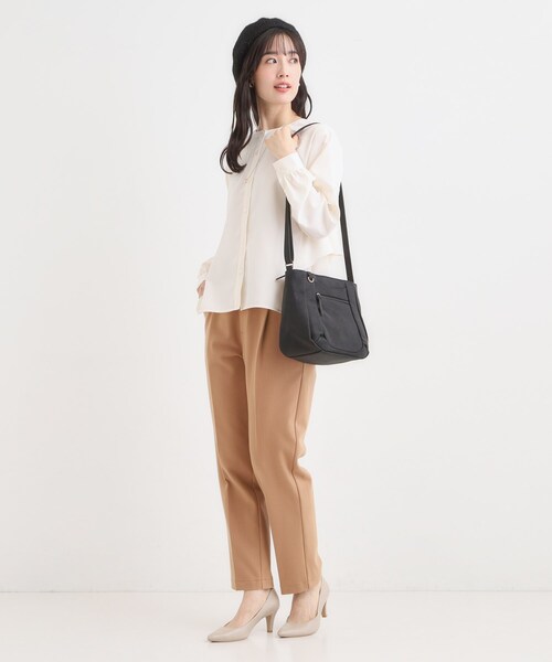 SHOO・LA・RUE（シューラルー）の「前ポケットショルダーバッグ（ショルダーバッグ・レディース・グレー/キャメル/ブラック・00）」の5枚目の写真