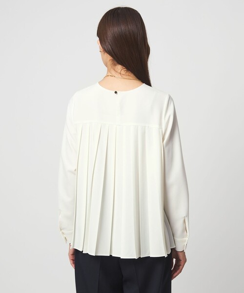 green label relaxing（グリーンレーベルリラクシング）の「［size SHORTあり］パウドレ プリーツ ブラウス ウォッシャブル ストレッチ（シャツ/ブラウス・レディース・ネイビー/ナチュラル/オフホワイト/ブラック・SHORT/FREE）」の11枚目の写真