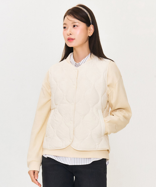 CHASECULT（チェイスカルト）の「女性ライトダウンキルティングベスト-アイボリー（ダウンベスト・レディース・アイボリー・100/85/95/90）」の4枚目の写真