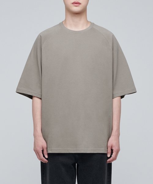 MUSINSA STANDARD（ムシンサスタンダード）の「エクストラオーバーサイズラグランTシャツ[ダスティベージュ]（Tシャツ/カットソー・メンズ・その他・X-LARGE/XX-LARGE/SMALL/MEDIUM/LARGE）」の2枚目の写真