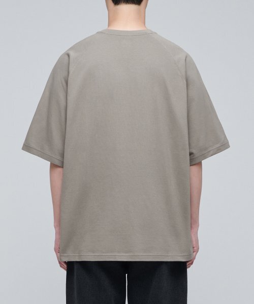MUSINSA STANDARD（ムシンサスタンダード）の「エクストラオーバーサイズラグランTシャツ[ダスティベージュ]（Tシャツ/カットソー・メンズ・その他・X-LARGE/XX-LARGE/SMALL/MEDIUM/LARGE）」の3枚目の写真