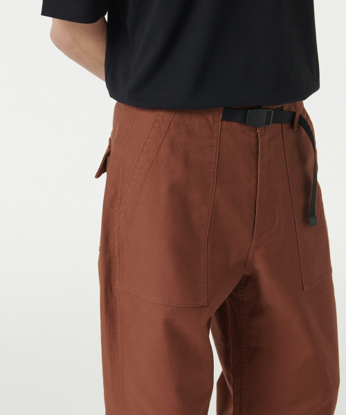MUSINSA STANDARD（ムシンサスタンダード）の「ホワイトサテンワイドベルト付きパーティグパンツ[ブリックレッド]（その他パンツ・メンズ・その他・26/27/28/29/30/31/32/33/34/36/38/40/42）」の6枚目の写真
