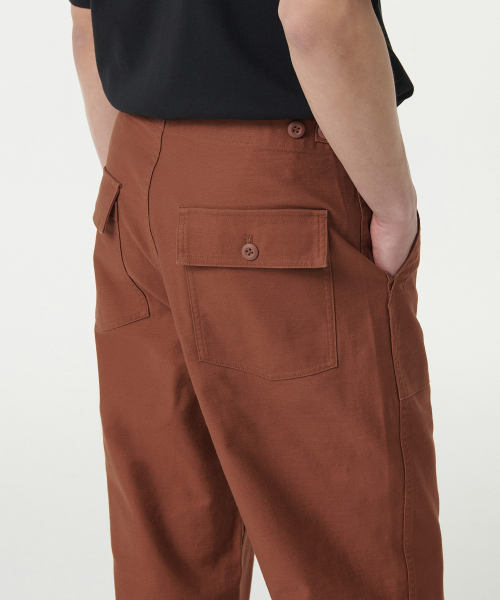 MUSINSA STANDARD（ムシンサスタンダード）の「ホワイトサテンワイドベルト付きパーティグパンツ[ブリックレッド]（その他パンツ・メンズ・その他・26/27/28/29/30/31/32/33/34/36/38/40/42）」の7枚目の写真