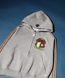 GRAF&WU（グラフアンドユー）の「GRAF&WU/オリジナルモチーフフルーツパーティー刺繍ワッペンジップパーカー（パーカー）」