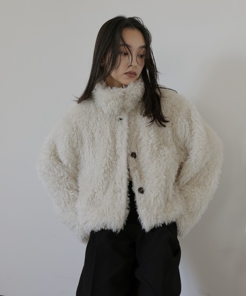 スタンドカラーフェイクファーブルゾン（その他アウター）｜hellam（へ