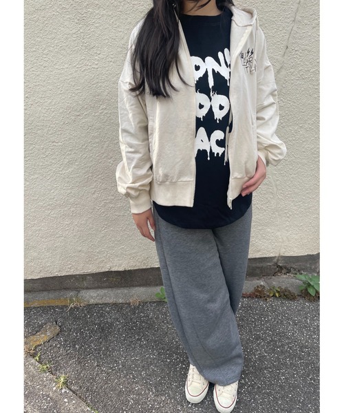 WORLD WIDE LOVE!(ワールドワイドラブ)の「YOU!!パーカー(パーカー・レディース・ブラック/オフホワイト/トップグレー・1)」の1枚目の写真