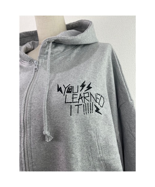 WORLD WIDE LOVE!(ワールドワイドラブ)の「YOU!!パーカー(パーカー・レディース・ブラック/オフホワイト/トップグレー・1)」の12枚目の写真